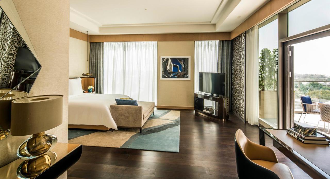 Four Seasons Hotel Dubai International Financial Centre Экстерьер фото
